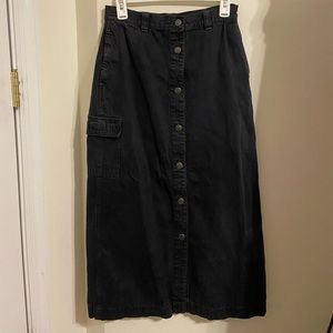 cute 90’s black king jean skirt!